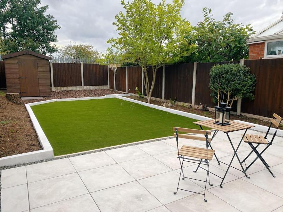 Railway House - Central Warrington - Sleeps 6 Exterior foto
